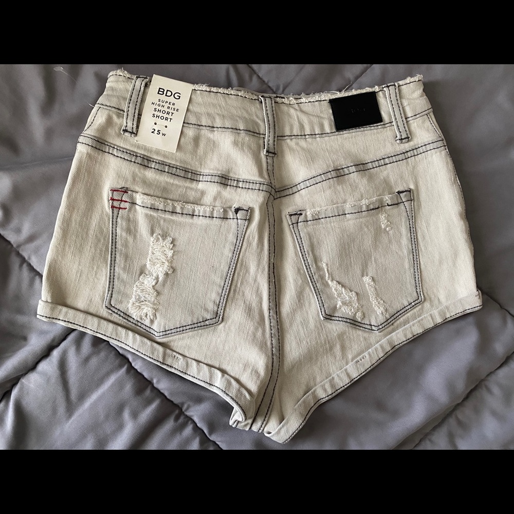 BDG Super High Rise Short. Size 25 inches.NWT.